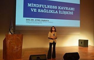 İçinde bulunan anın farkında olmak