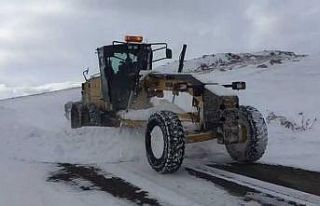 Iğdır’da kar yağışı 14 köy yolunu ulaşıma...