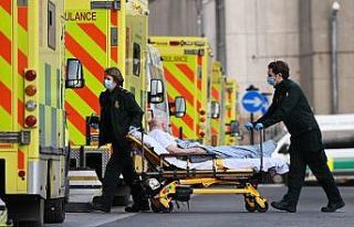 İngiltere’de son 24 saatte Covid-19’a bağlı...