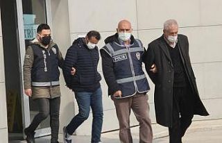 İnternetten buldukları arsaları sahte kimlikle...