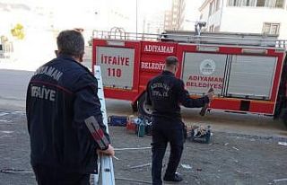 İş yerinde mahsur kalan atmaca kurtarıldı