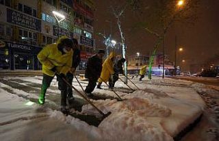 Isparta Belediyesi’nden karla mücadele seferberliği