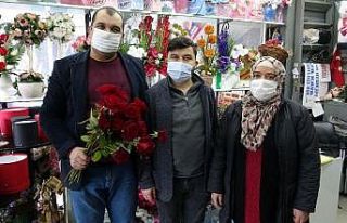 Isparta’da çiçekçiler bir araya gelip dernek...