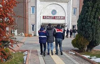 Isparta’da firari şahıs saklandığı adreste...