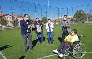 Ispar’tada, yürüme engelli gencin hakemlik hayali...