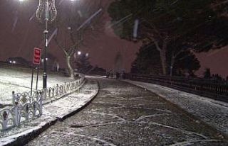 İstanbul’da kar yağışı gece boyunca devam etti