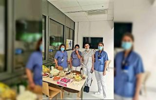 İsveç’te sağlık personeline Türk ve Azerbaycanlı...