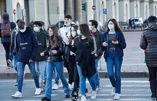 İtalya’da son 24 saatte 12 bin 74 yeni vaka