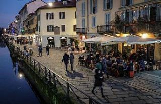 İtalya’da son 24 saatte Covid-19’a bağlı 270...