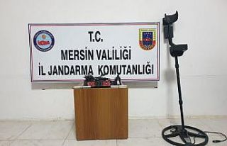 İzinsiz kazı yapan şahıslar jandarma ekiplerince...