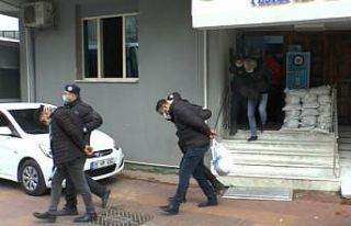 İzmir merkezli silah kaçakçılığı yapan suç...