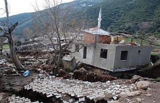 İzmir Valiliğinden heyelan bölgesi açıklaması