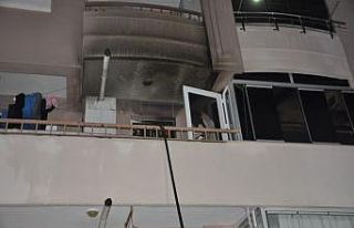 İzmir’de bir apartmanda korkutan yangın