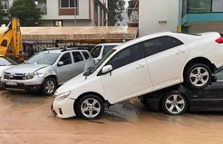 İzmir’de görülmemiş sel felaketi: Vali Köşger...