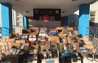 İzmir’de kaçak tütün ve sigara operasyonu