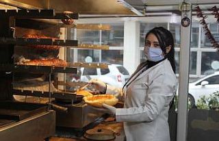 İzmir’in kadın kokoreççisi Mehtap Usta