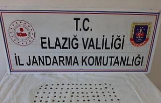 Jandarma alıcılı kılığında 103 adet tarihi...