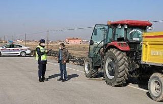 Jandarma ekipleri traktör ve motosiklet denetiminde