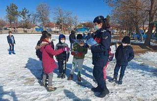 Jandarma’dan Covit-19 bilgilendirmesi