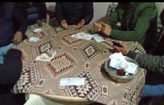 Jandarmanın kumar baskınında 66 bin 878 TL idari...