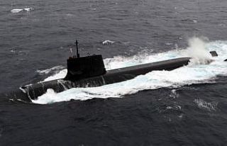 Japonya’da askeri denizaltı ticari gemi ile çarpıştı:...