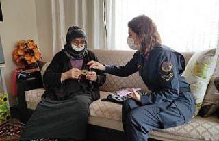 Kadın astsubaylar kadınları dolandırıcılara...