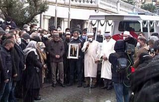 Kadir Topbaş için Beyoğlu Belediyesi önünde tören...