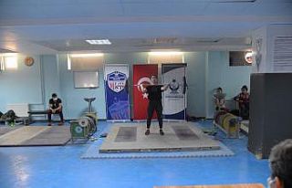 Kahramankazan’da online halter şampiyonası