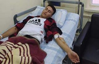 Kaldırımda yürürken karın boşluğuna mermi isabet...