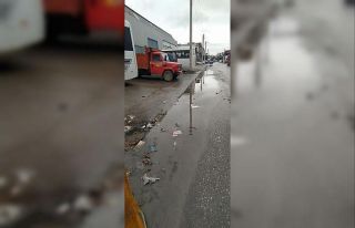 Kanalizasyon patladı, mahalle pislik içinde kaldı