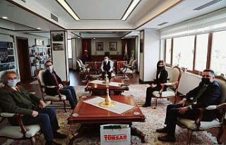 Kantarcı ve yönetim kurulu üyeleri Rize valisi...