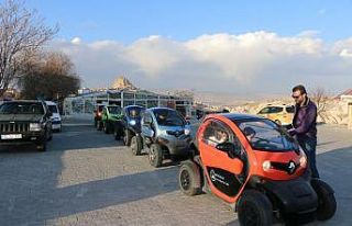 Kapadokya’da elektrikli twizyler turlara başladı