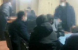 Kapalı kahvehaneye kumar baskınında 12 kişi suçüstü...