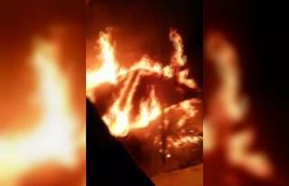 Kar yağışı nedeniyle itfaiyenin ulaşmakta güçlük...