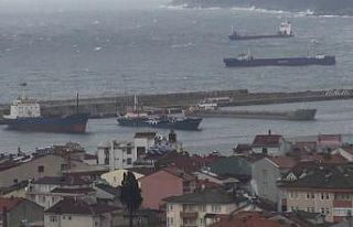 Karadeniz’de dev dalgalar oluştu