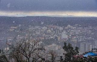 Karaisalı’ya kar yağdı