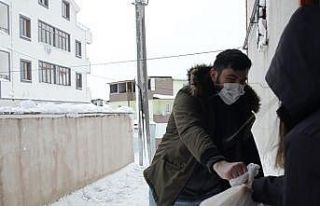 Karantinadaki vatandaşlara sıcak yemek yardımı...