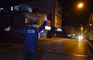 Karasu’da kısıtlamayı ihlal eden 26 kişiye 81...