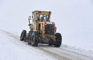 Karesi’de karla mücadele aralıksız sürüyor