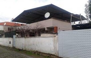 Karısını öldürüp çocuklarını yaralayan zanlı...