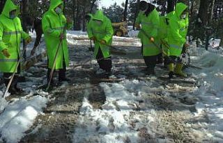 Karla mücadele timleri çalışmalarını aralıksız...