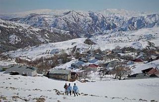 Karlı yolları aşıp, Paşa dedenin aşışını...