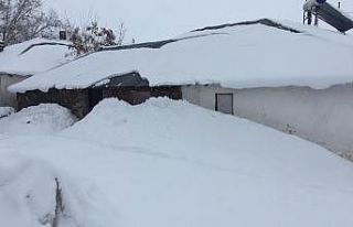 Karlıova’da kar kalınlığı 1 metreye yaklaştı