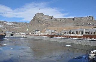 Kars Çayı’nın buzu ikince kez çözüldü