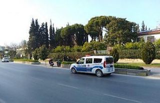 Karşıdan karşıya geçmek isterken motosiklet çarptı