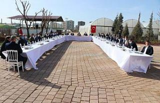 Kayapınar Kaymakamı Koç muhtarlarla bir araya geldi