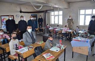 Kaymakam Çelik, köy okullarını ziyaret etti