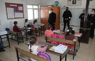 Kaymakam Demirer’den yüz yüze eğitime başlayan...