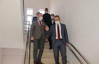 Kaymakam Pişkin, Atatürk İlkokulu’nu inceledi