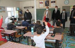 Kaymakam Türkmen, Çöltepe’de öğrencilerin heyecanına...